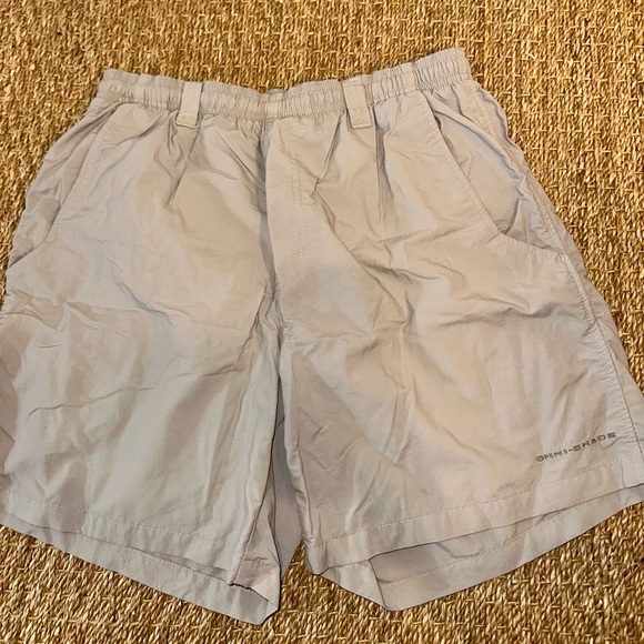 4 pairs of Columbia PFG Omnishade Shorts- all grey all size small - Picture 11 of 13